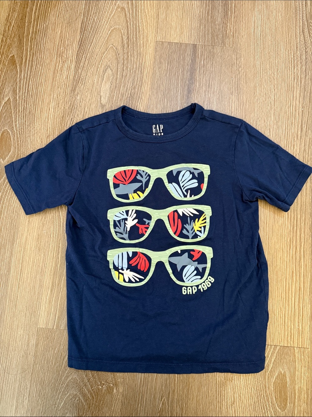 Gap Kids Navy Blue Cotton Boys t-shirt sunglasses - Small (6/7)